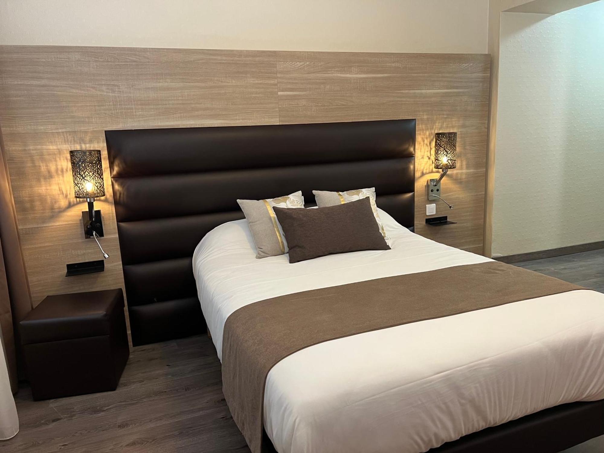 Logis Hotel - Auberge De L'Helix Rosoy  Екстериор снимка