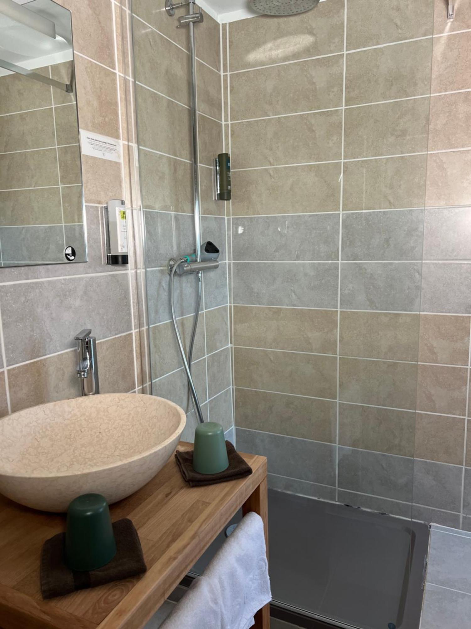 Logis Hotel - Auberge De L'Helix Rosoy  Екстериор снимка